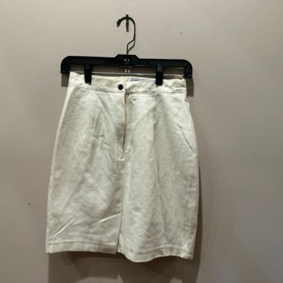 Mod Ecran Creamy lined skirt from Paris.  Size 38 (US 8) - Picture 2 of 4